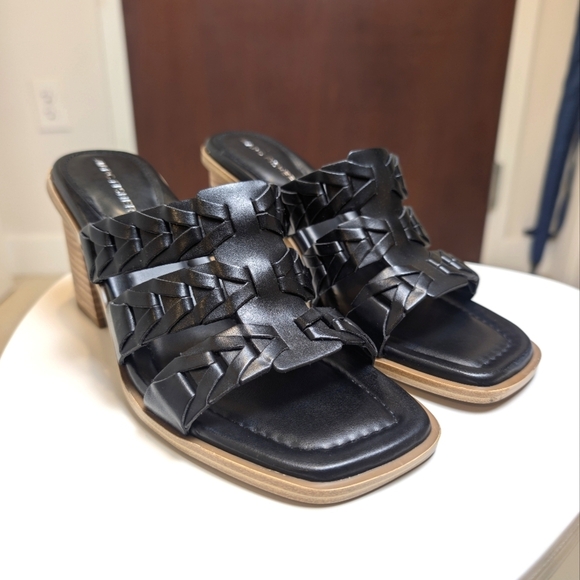 Marc Fisher Black Strappy Block Heel Sandals Size 8 NWOT - Picture 2 of 8